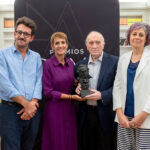 Home posado amplio